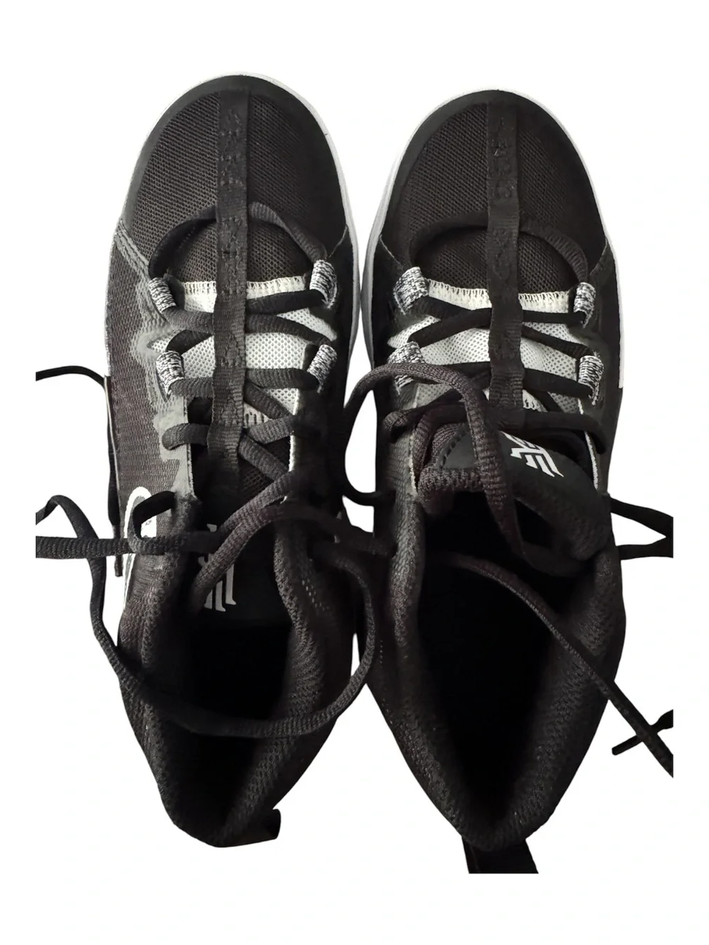 Size 3.5 (GS) - Nike Kyrie Flytrap 6 Low Black White Sneakers